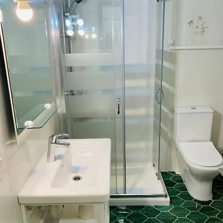Cozy Close To The For 2 Persons 公寓 加瓦